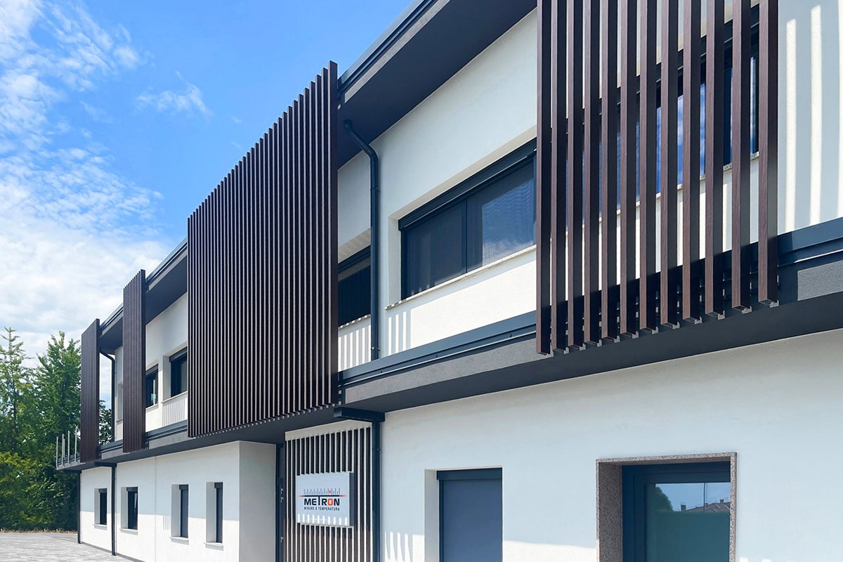 Frangivista balcone e facciata per sede aziendale di Metron srl