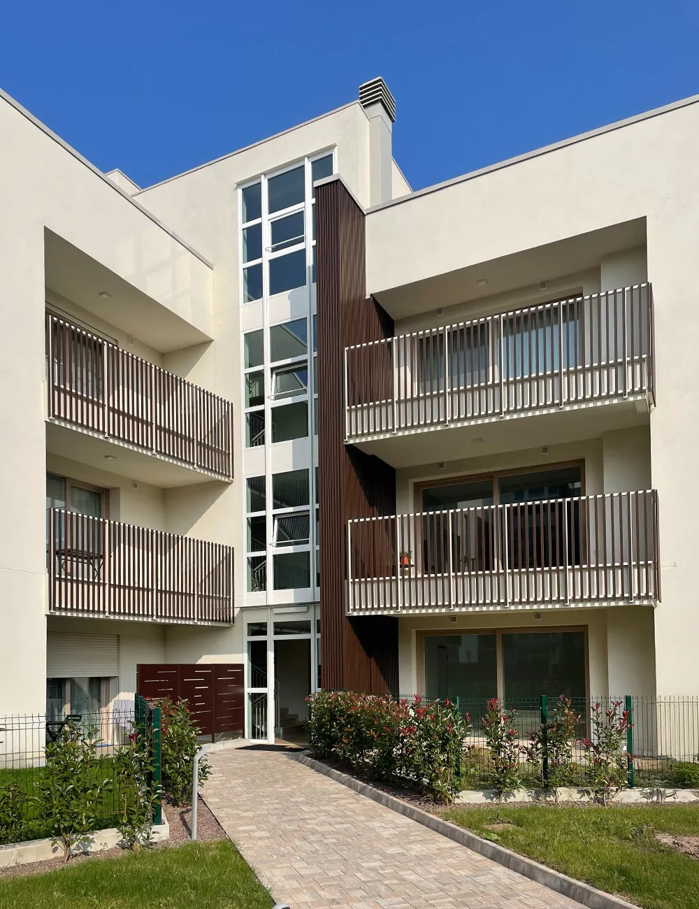 Rivestimento facciata residenziale per Condominio Immobiliare 2000