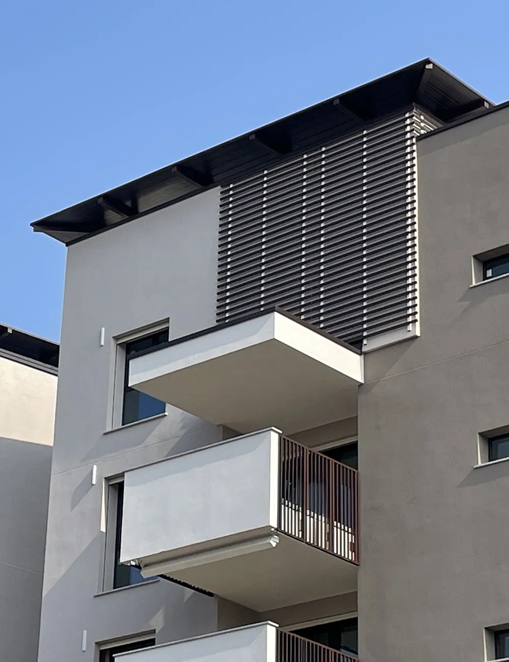 Rivestimento facciata residenziale per Condominio Immobiliare 2000