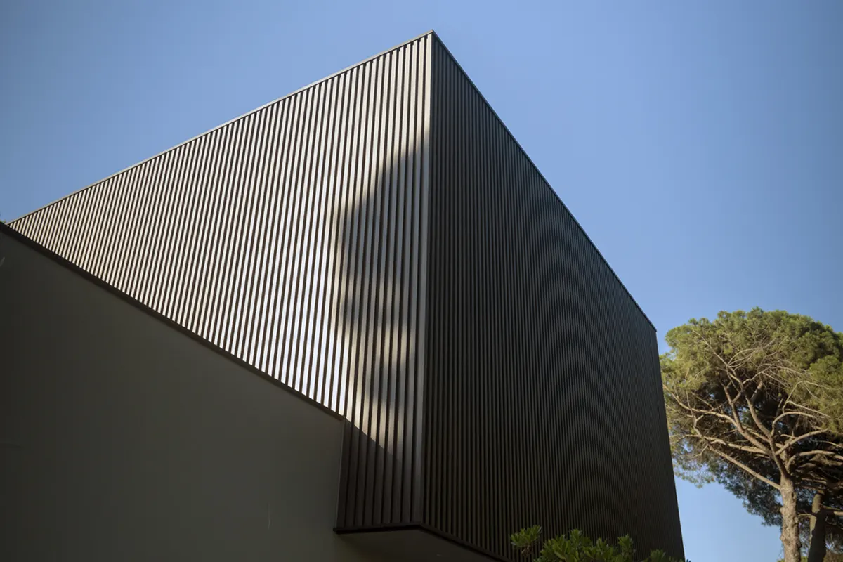 Villa di lusso con rivestimenti in alluminio a Cervia
